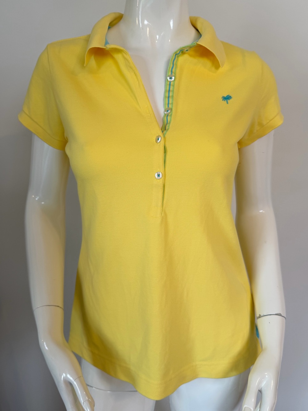 Vintage Lilly Pulitzer Polo Collared Yellow Tee with Palm Tree Decal size Medium